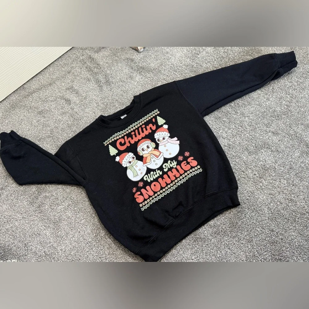 Gildan Black Festive Graphic Sweatshirt. Size XS